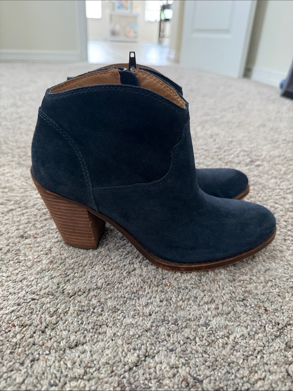 Lucky Brand Womens Eller Navy Blue booties 6.5 - Picture 1 of 8